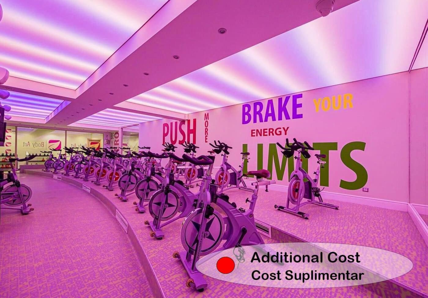 Yamaluxe - Pink & Gold With Many Facilities Bucharest